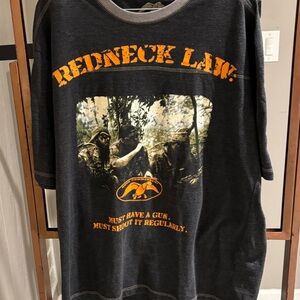 Duck Commander Redneck Law t-shirt size XL. Short sleeve. 50/50 cotton/poly.